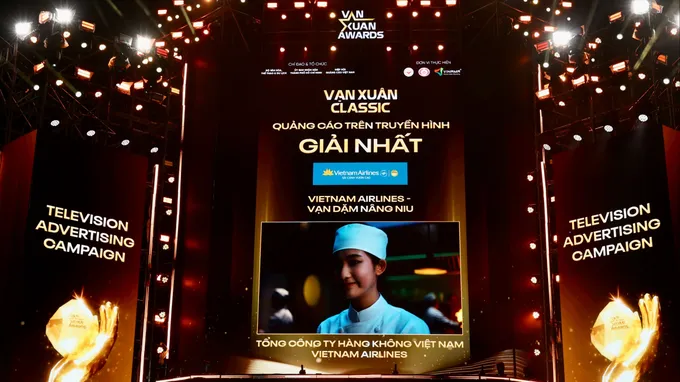 Vietnam Airlines giành 2 giải nhất tại Vạn Xuân Awards 2025