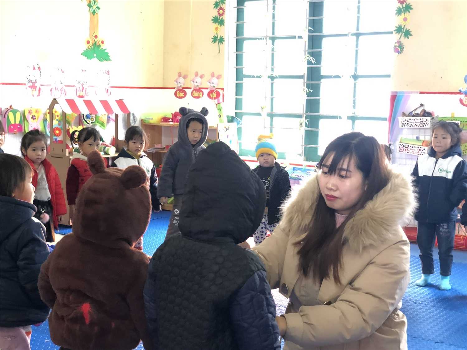 Các trường học vùng cao chủ động phòng, chống rét cho học sinh