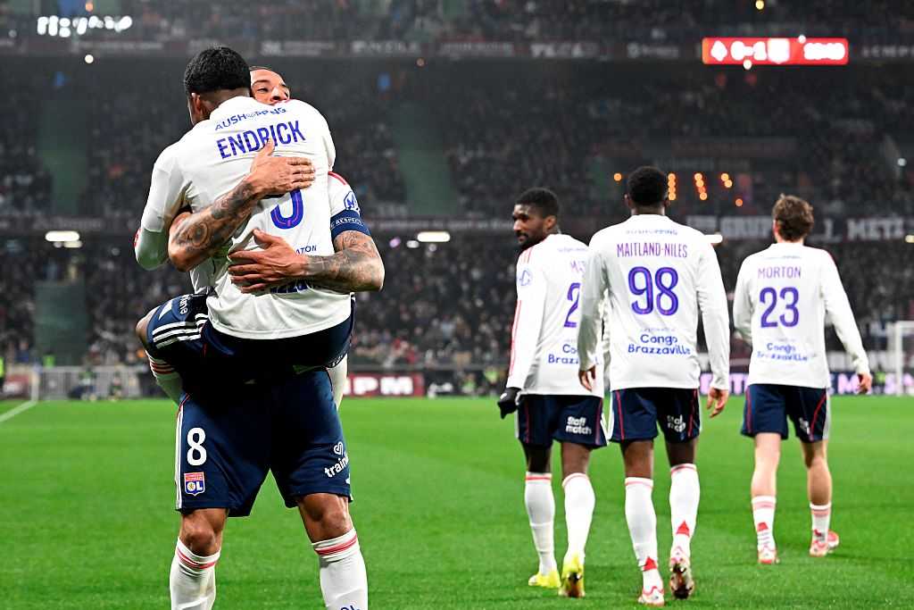 Endrick tạo cơn sốt tại Lyon