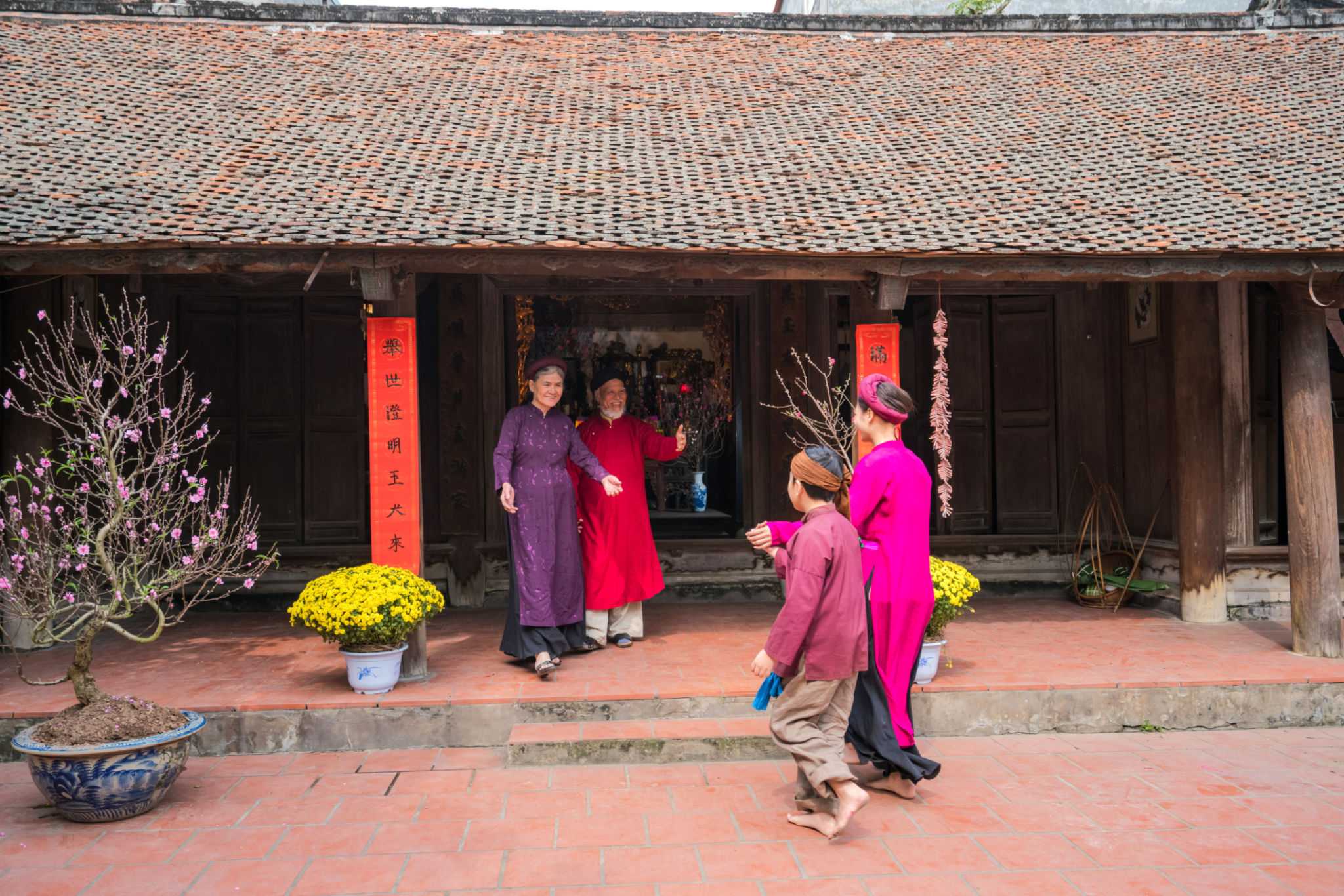 Tết của người trẻ Hà Tĩnh xa quê: Ở lại hay trở về?