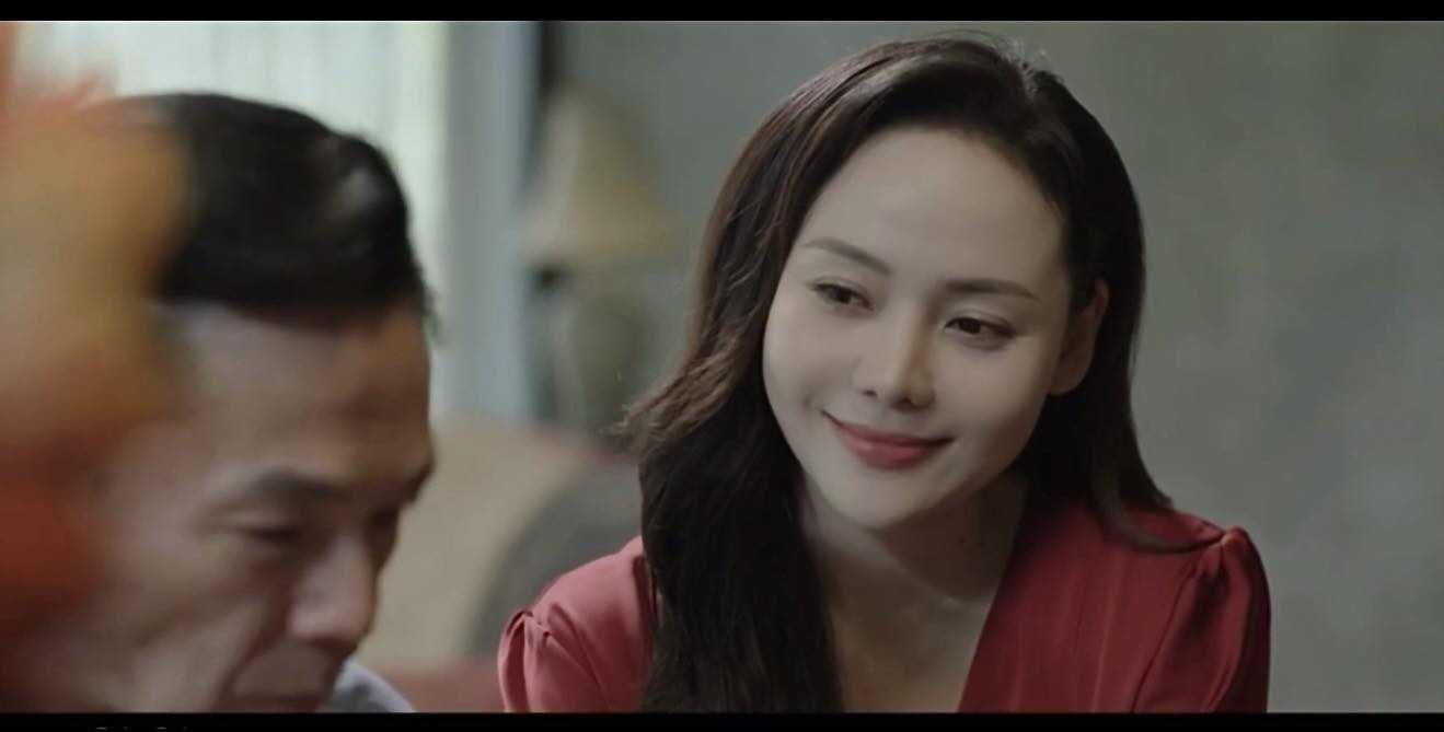 “Lằn ranh” tập 55: Đàn em Thiệu ập tới đòi nợ, Trinh chống trả quyết liệt