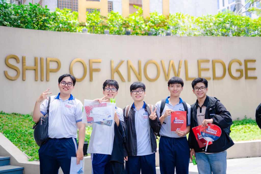 Câu hỏi hóc búa “Học gì để 4 – 5 năm nữa không lỗi thời?”