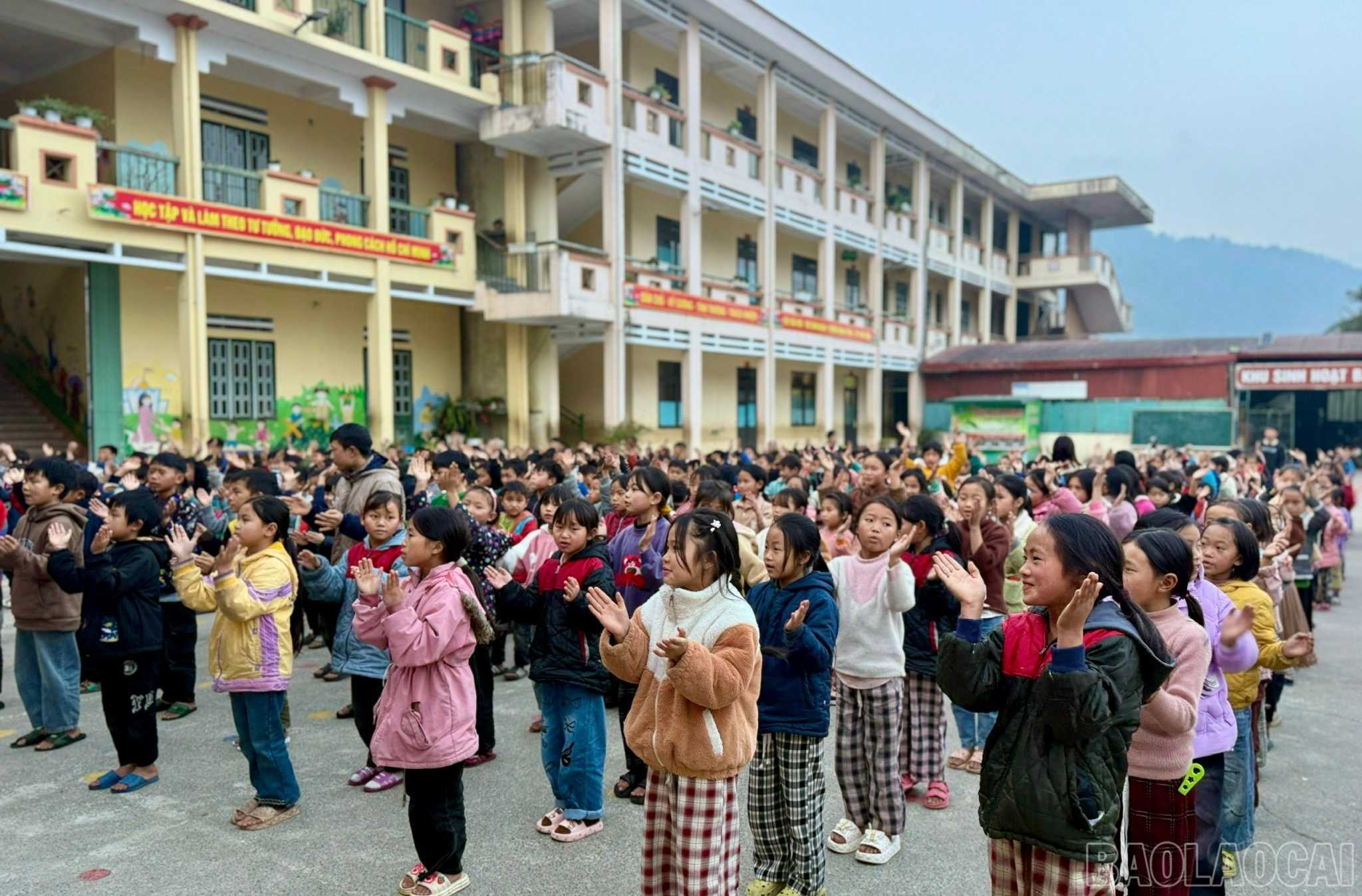 Các trường học vùng cao chủ động phòng, chống rét cho học sinh