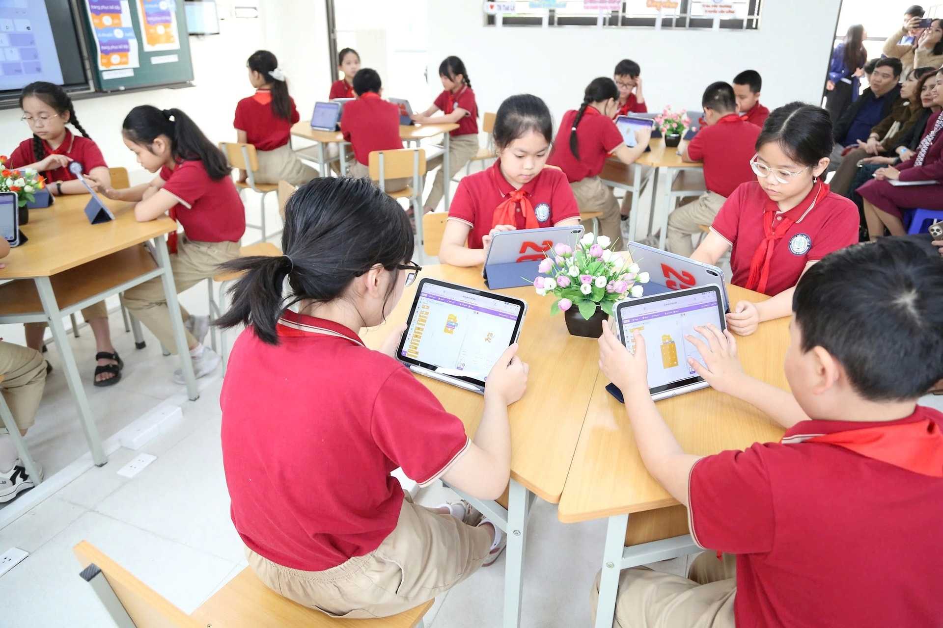 Thí điểm dạy AI trong trường phổ thông theo hướng tích hợp