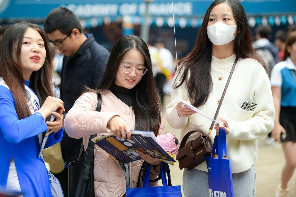 Câu hỏi hóc búa “Học gì để 4 – 5 năm nữa không lỗi thời?”