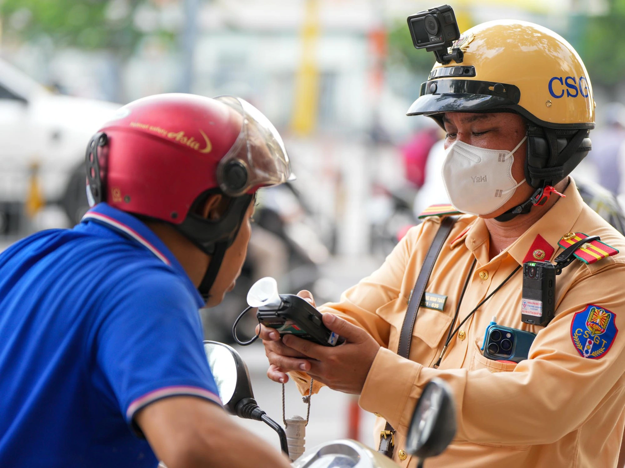 Uống rượu bia sau 24 giờ có hết nồng độ cồn?