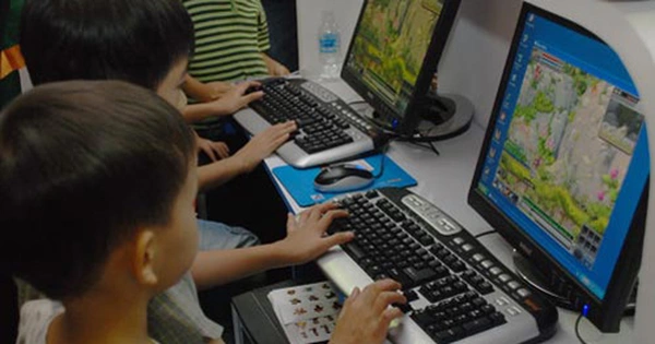 Bất lực vì em trai nghiện game