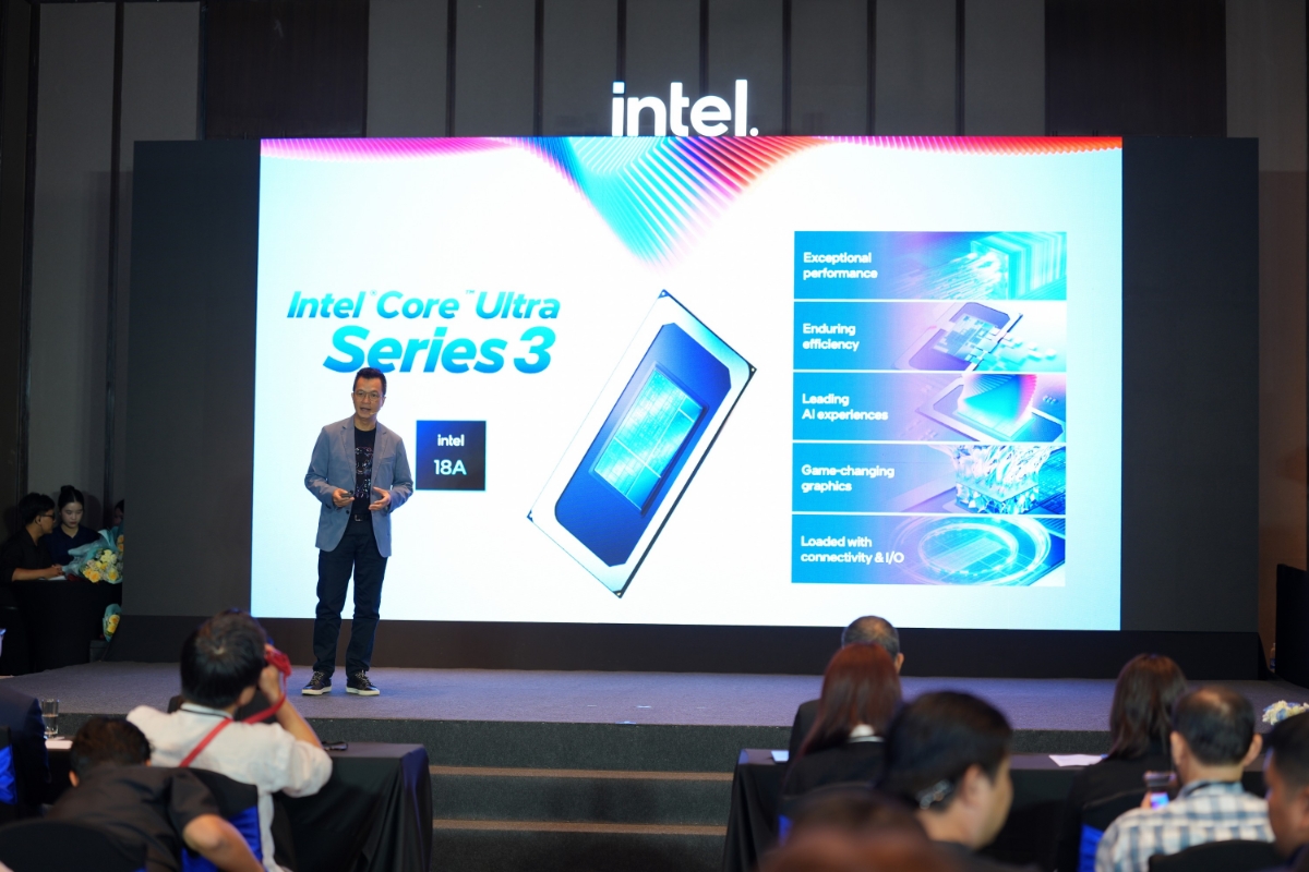 Giám đốc Quốc gia Intel tại Việt Nam Phùng Việt Thắng giới thiệu vi xử lý Intel Core Ultra series 3, ngày 17/3.