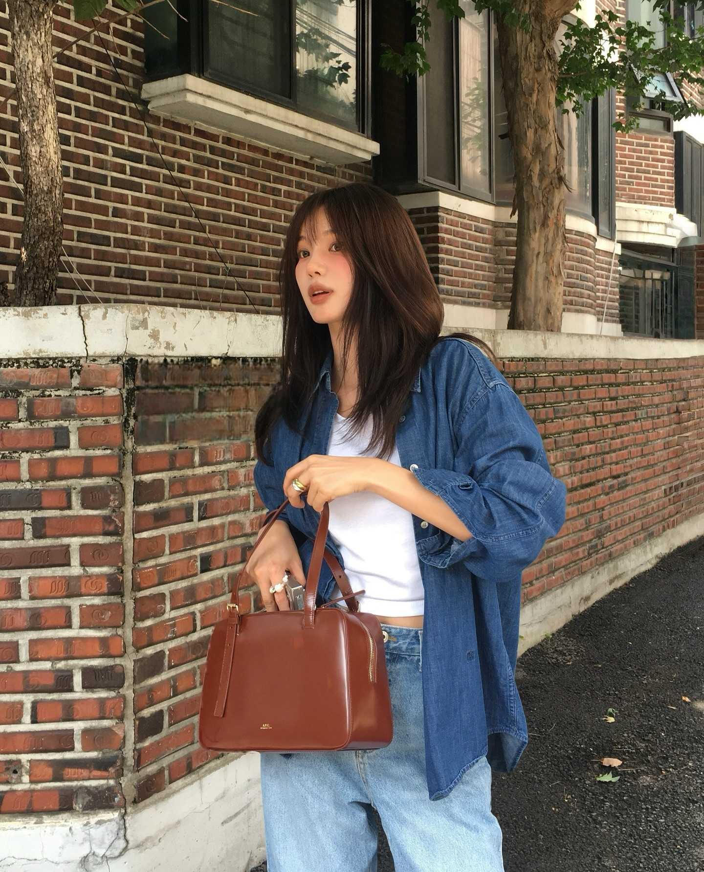 Bí quyết chọn áo sơ mi: 4 kiểu vừa “hack tuổi” vừa chuẩn phong cách thanh lịch